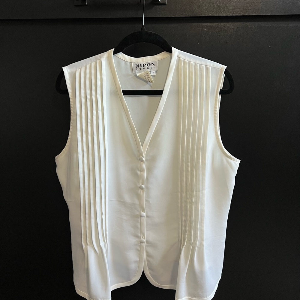 Nipon studio Ivory Pleated Sleeveless Top